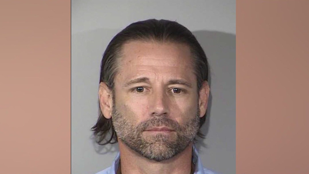 Ex-Arizona firefighter sentenced for arson